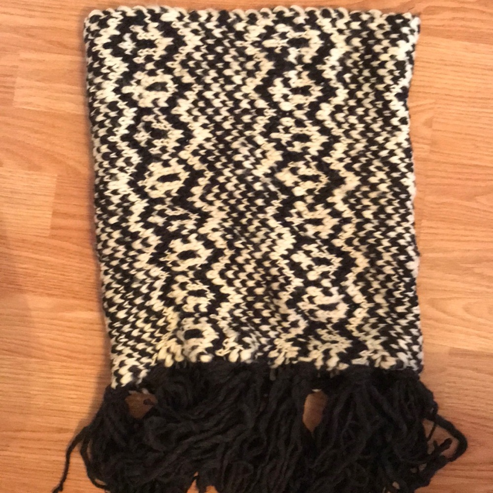 Scarf - Picture 2 of 2